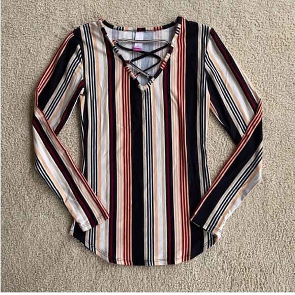 Top - Picture 1 of 3